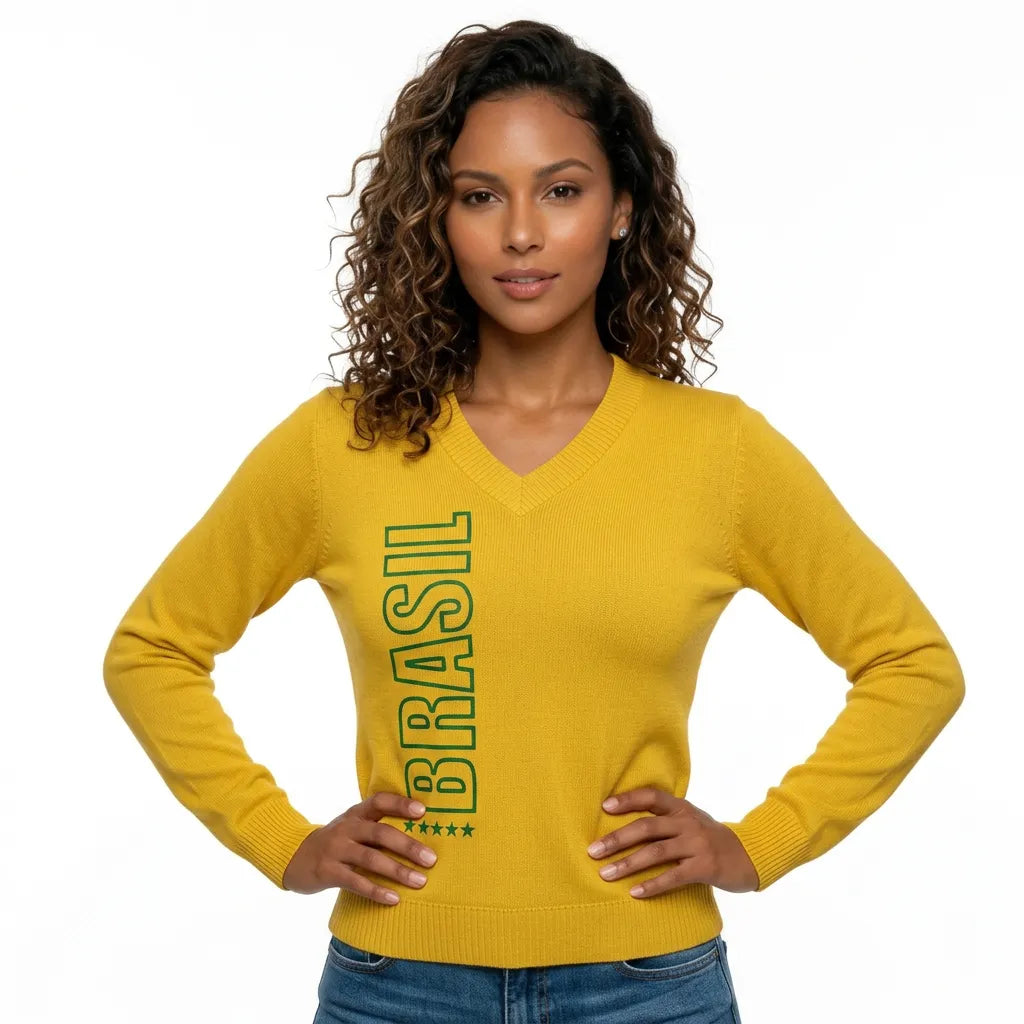 Modelo vestindo blusa tricot feminina brasil amarelo — look frio Copa 2026 VAI DAR BRASIL elegante