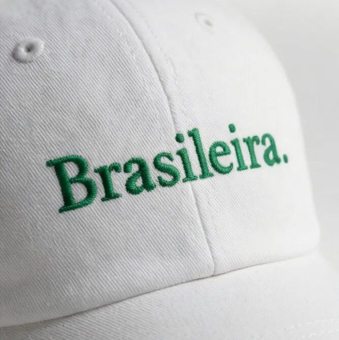 Boné brasil feminino bordado aba curva detalhes ajustável — VAI DAR BRASIL Copa 2026 torcedora