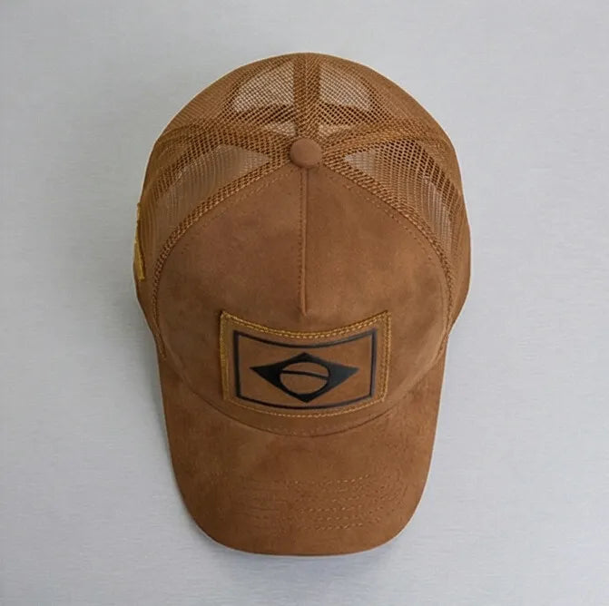 Boné Trucker Brasil Bandeira Camurça Aba Curva Masculino | VAI DAR BRASIL