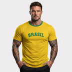 Modelo vestindo camiseta dry-fit premium masculina brasil BRASIL amarelo — look torcedor Copa 2026 VAI DAR BRASIL