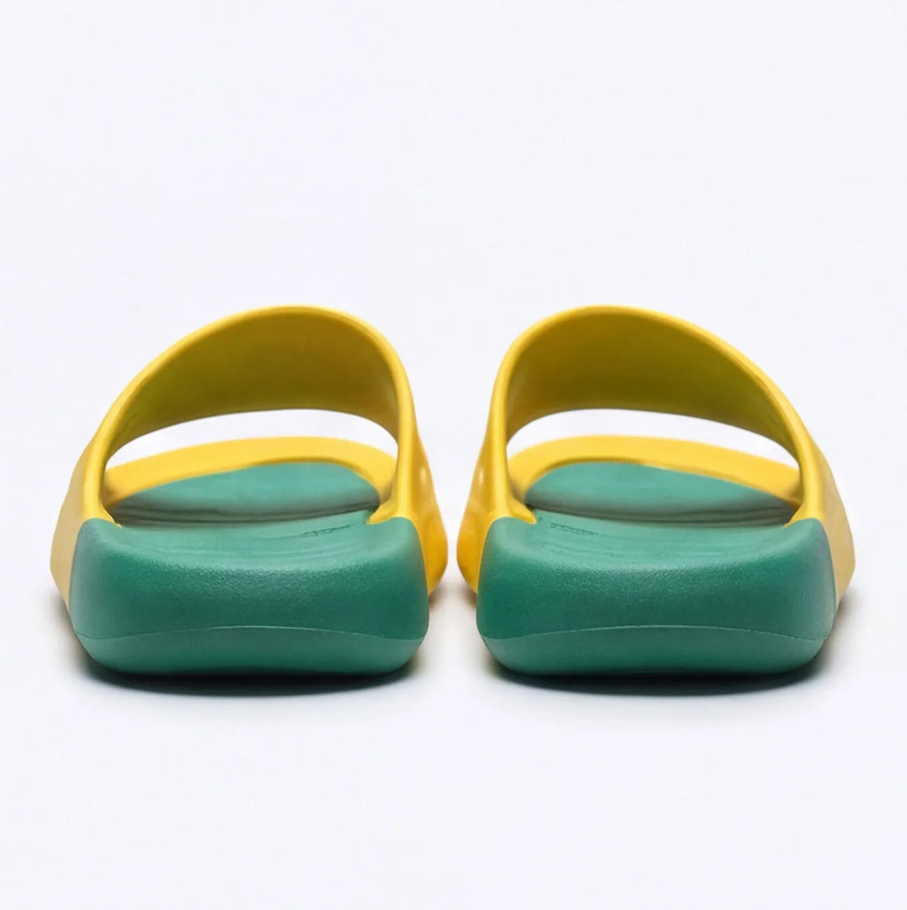Chinelo Slide Nuvem Infantil Brasil ✦ Bandeira Copa | VAI DAR BRASIL