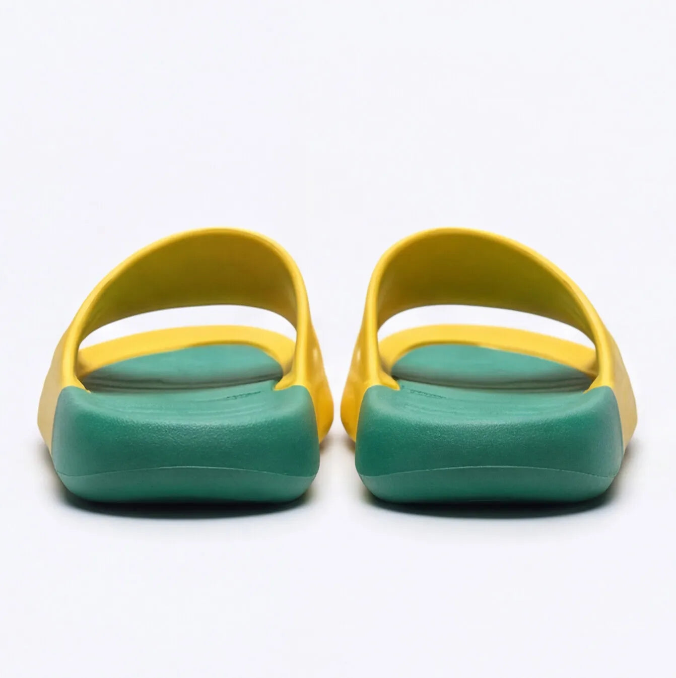 Chinelo Slide Nuvem Infantil Brasil ✦ Bandeira Copa | VAI DAR BRASIL