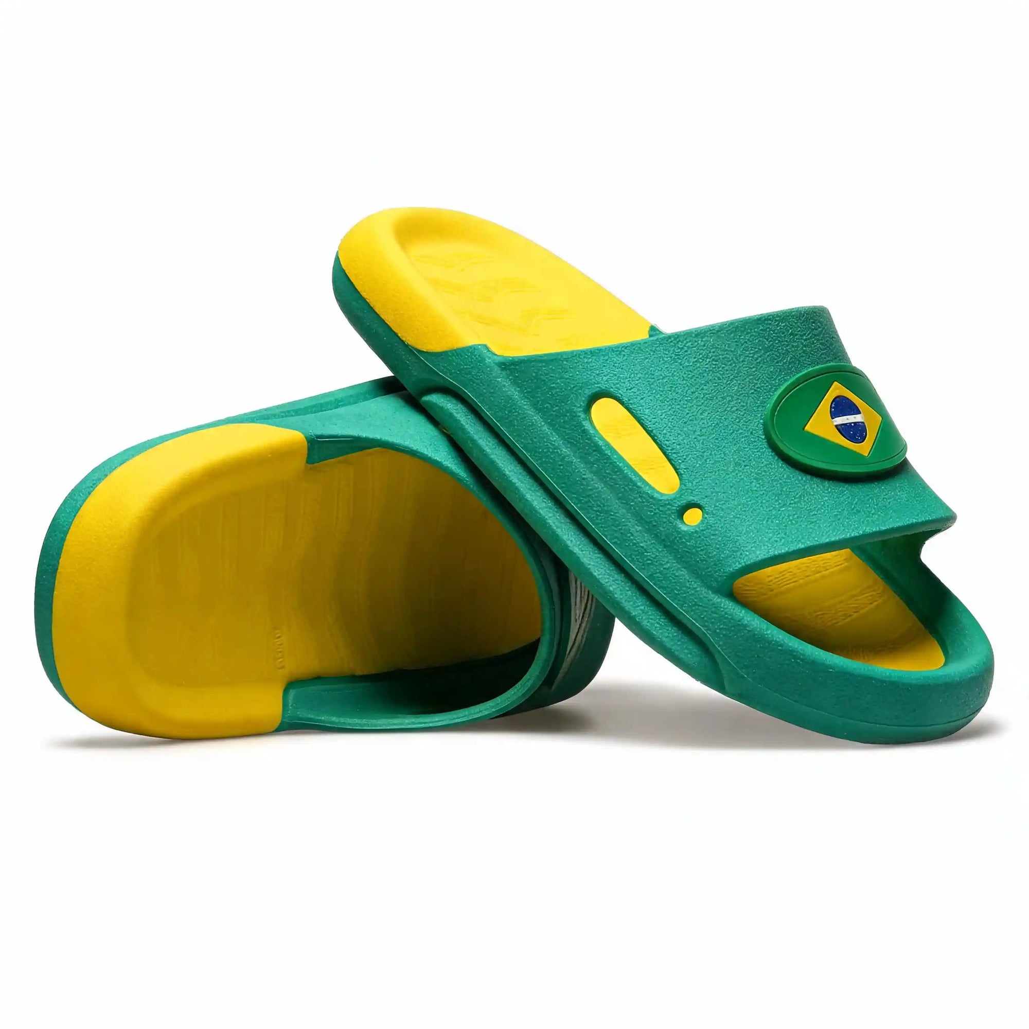 Chinelo slide nuvem infantil brasil microexpandido verde amarelo bandeira — vista frontal — VAI DAR BRASIL Copa 2026