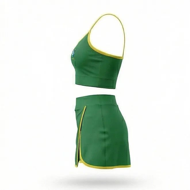 Vista lateral conjunto academia top short saia brasil suplex verde slim feminino VAI DAR BRASIL — Copa 2026