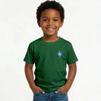 Criança vestindo camiseta infantil brasil bandeira algodão verde VAI DAR BRASIL — torcedor Copa 2026
