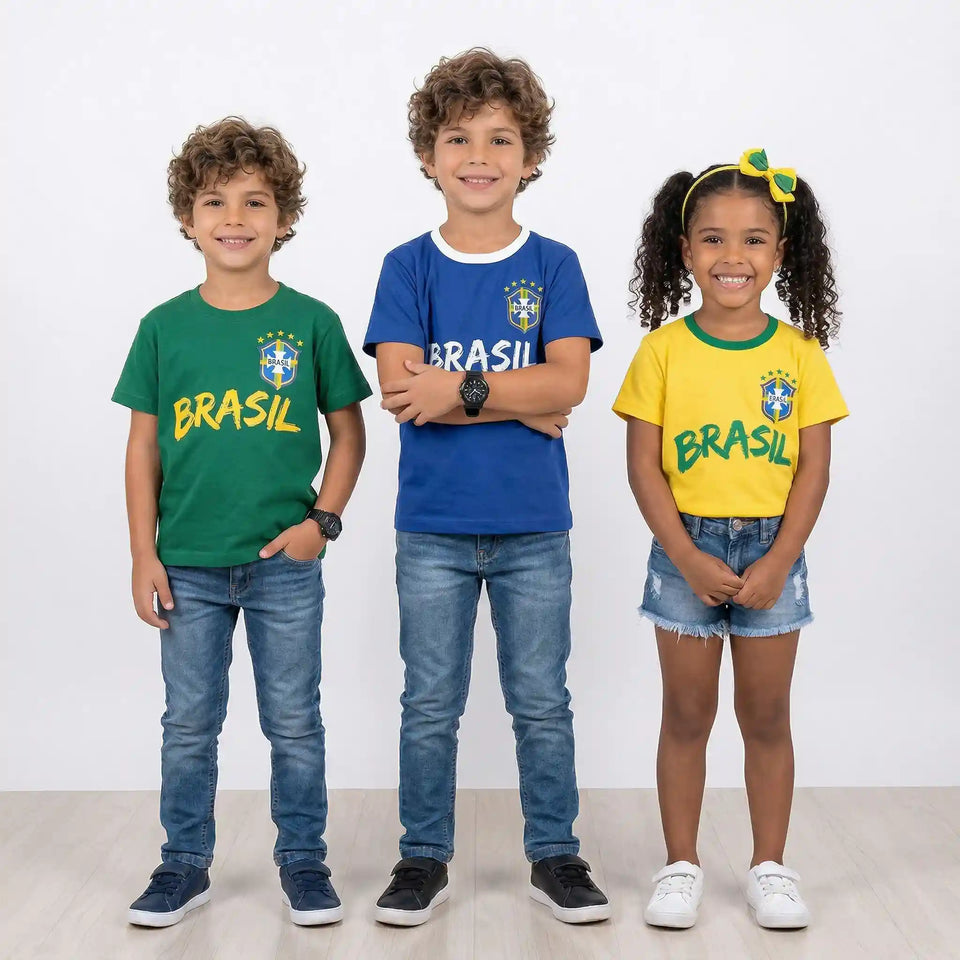 Criança vestindo camiseta infantil seleção brasileira dry-fit brasão VAI DAR BRASIL — Copa 2026
