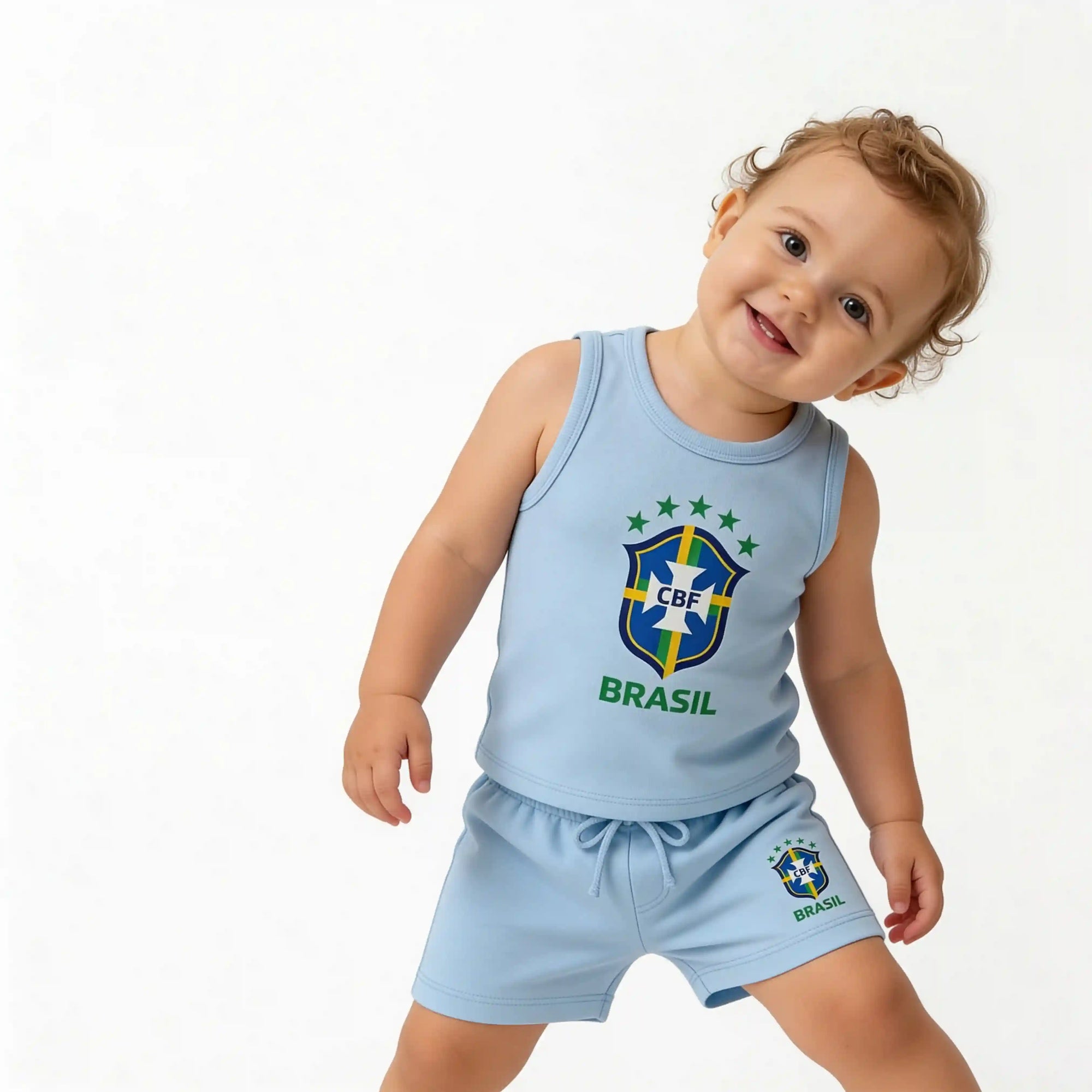 Criança vestindo conjunto infantil brasil camiseta short algodão azul VAI DAR BRASIL — torcedor Copa 2026