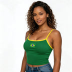 Mulher vestindo cropped alça brasil suplex verde baby look VAI DAR BRASIL — look torcedora Copa 2026