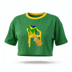 Cropped feminino oversized estampa cachorro caramelo e bandeira do Brasil — vista frontal verde — VAI DAR BRASIL Copa 2026