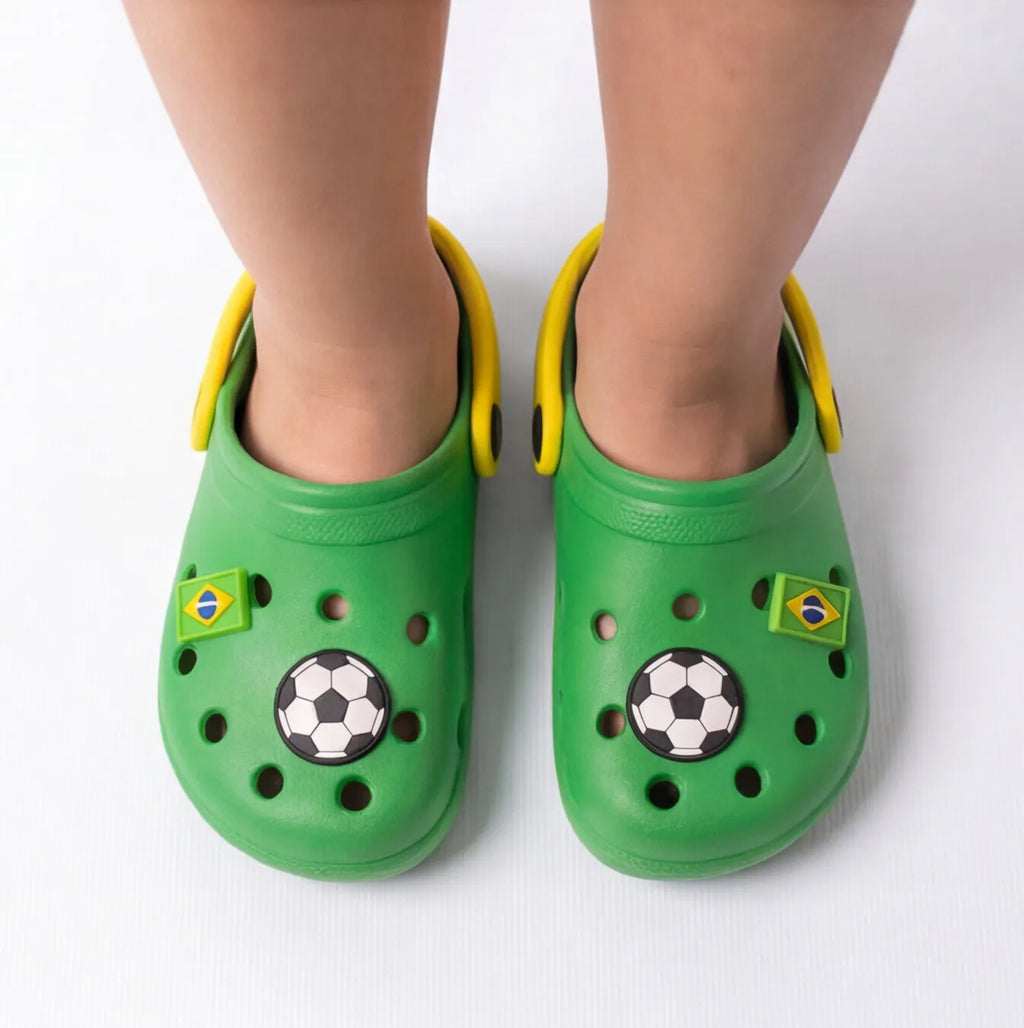 Sola antiderrapante borracha da papete infantil brasil bola bandeira copa — detalhe cima estampa verde amarelo copa 2026