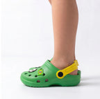 Sola antiderrapante borracha da papete infantil brasil bola bandeira copa — detalhe lateral estampa verde amarelo copa 2026