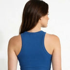 Vista traseira regata brasil ribana canelada baby look feminino VAI DAR BRASIL — textura nervurada Copa 2026