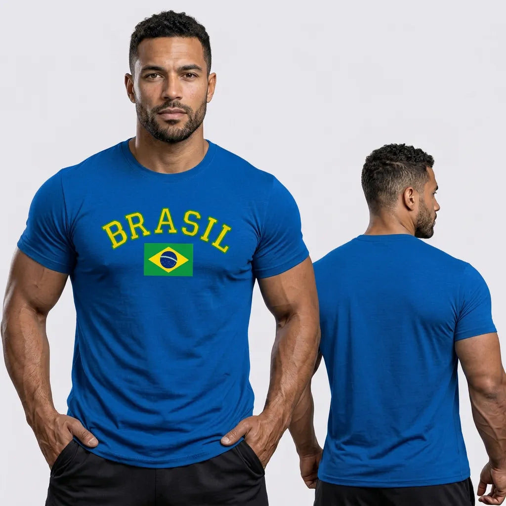 Homem vestindo camiseta dry fit brasil torcida regular azul bandeira VAI DAR BRASIL — torcedor Copa 2026