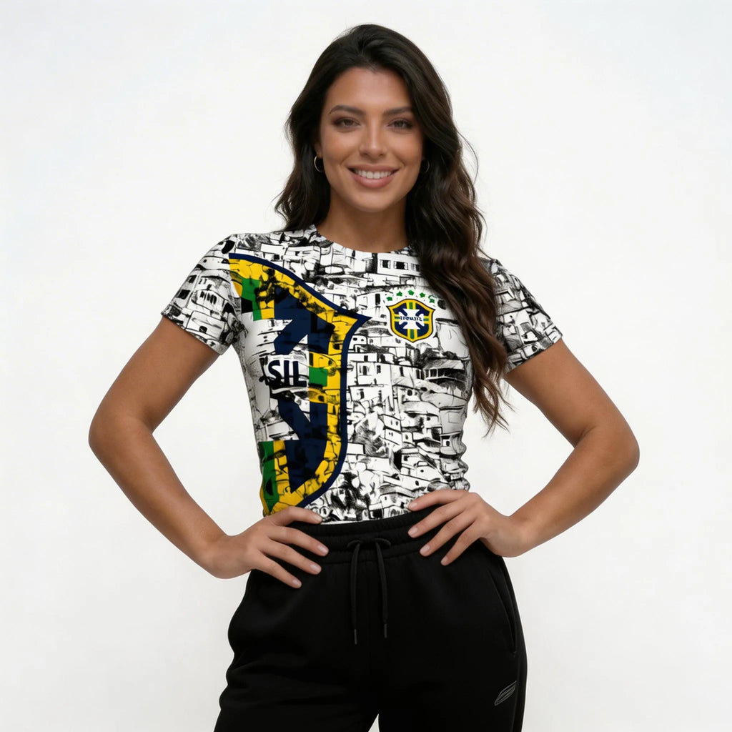 Mulher vestindo t-shirt brasil cbf favela premium slim polielastano VAI DAR BRASIL — torcedora Copa 2026